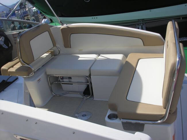 Bayliner 842 салон